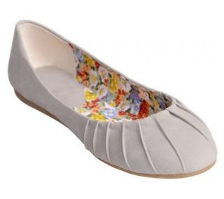 Misbehave by Journee Co. Womens Pintucked Ballet Flat —