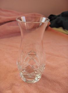 up for sale is a beautiful vintage 1988 full lead crystal vase 6