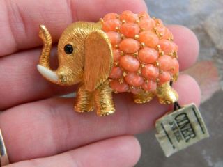 Amazing Vintage Signed Ciner Faux Coral Glass Elephant Brooch w