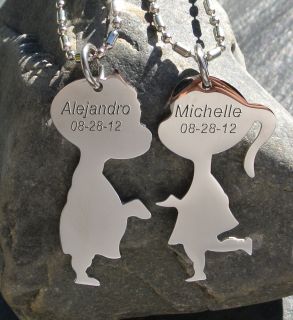 PERSONALIZED STEEL KISSING COUPLE NECKLACE PENDANT CUSTOM ENGRAVED