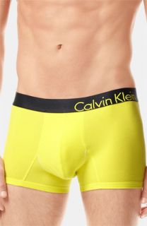 Calvin Klein Bold Cotton   U8902 Trunks (Online Exclusive)
