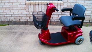 CTM HS 320 MOBILITY SCOOTER ,300 LBS CAPACITY, NEW BATTERIES.
