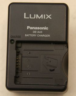 Panasonic Lumix de A43 Battery Charger New