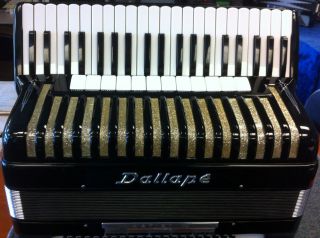 DALLAPE ARTIST IV Accordion PRICE GREATLY REDUCED
