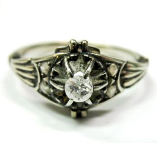 Antique Art Deco 18K White Gold Diamond Ring