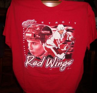 Vintage Detroit Red Wings Steve Yzerman jerzee t shirt size XL