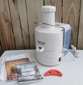 This auction is for Jack LaLanne Deluxe Power Juicer, model CL 003AP.