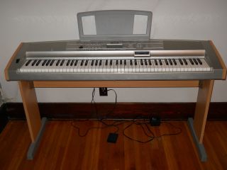 Yamaha DGX 500 Portable Grand 88 Key Piano Electric