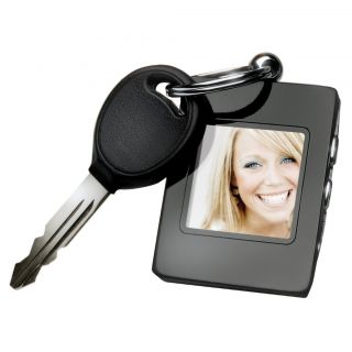 Innovage Digital Photo Keychain Frame Photo Viewer with Software CD