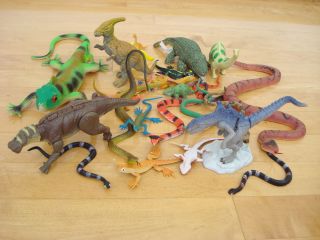 Slithering Selection DINOSAURS LIZARDS SNAKES REPTILES Older Mixed Toy