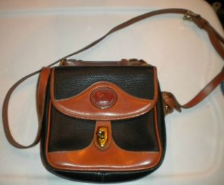 Dooney and Bourke Handbag in Handbags & Purses