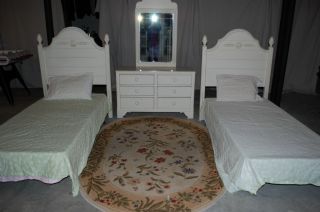 Lexington Twin Bedroom Set with Duvets