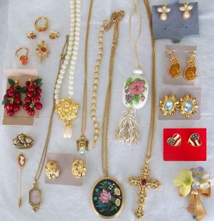 Vtg Avon Jewelry Lot Drop Necklace Pendant Earrings Rings Bracelet