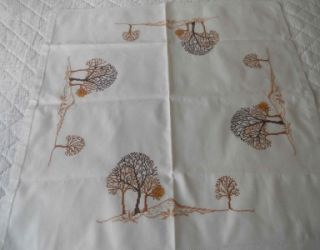  VINTAGE C1950S EMROIDERED LINEN TABLE CLOTH AUTUMN FALL COLOURS TREES