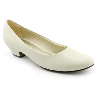 Easy Street Halo Womens Size 7.5 Ivory Narrow Synthetic Pumps