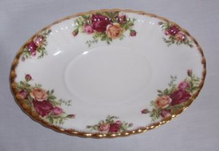ROYAL ALBERT English OLD COUNTRY ROSES GRAVY BOAT, UNDERPLATE , 1962