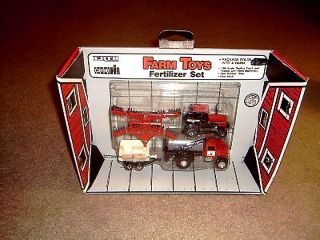 Vintage Ertl 1 64 Case IH Farm Toy Tractor Fertilizer Set 4 Piece Mint