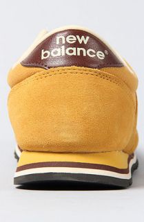 New Balance The 420 Urban Sportsman Sneaker in Dune