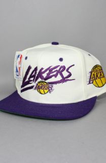 Vintage Deadstock Los Angeles Lakers Snapback HatScratchWhitePurple