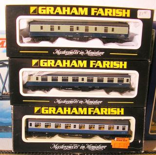 Graham Farish N Scale British Rail Grey Blue Passenger Coaches Model