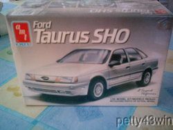 89 ford taurus 4 door sho plastic model kit 6265