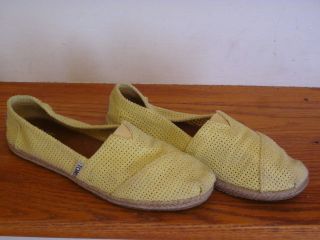 Womens Toms Classic Yellow Freetown Flat Shoes Loafers Excellent 7