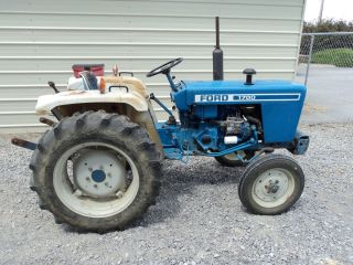  Ford 1700 Tractor