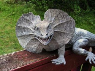 20 LRG Plastic Grey Frilled Lizard Dragon Statue Toy