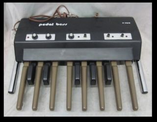 Used Pedal Bass P 700 Foot Keyboard. 13 Keys. Three Knobs And Three