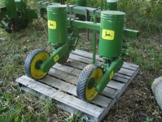 John Deere Model 71 corn planter compact tractor garden 2 row