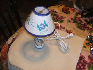  15 Watt Flowered Table Lamp