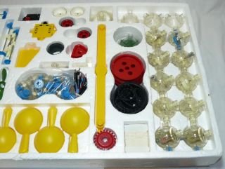  LOT 400 & 575 MOTORIZED ACTION SCIENCE TOY BUILDING land & water