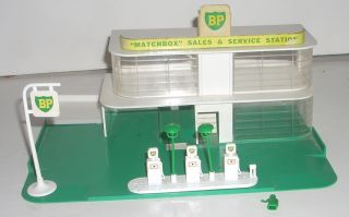 Vintage 9 Lesney Matchbox BP Gas Station Accessories