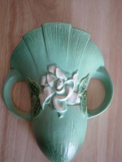 Up for auction from our virtual store is a Roseville Pottery Gardenia