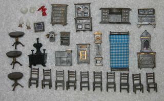 31 pc miniature dollhouse furniture kitchen dinning etc 8pc bathroom