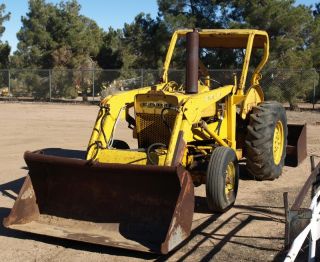 Ford 420 Tractor with Front Loader Gannon