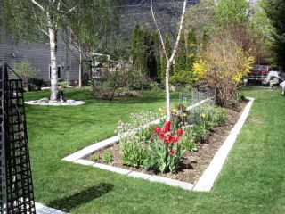 12 Molds Make Thick Cement Lawn Garden Edging or Wall Stones for