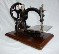Vintage Sewing Machine Willcox Gibbs EXTRAS