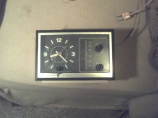 Vintage General Electric Am Clock Radio Works Good Radio Alarm