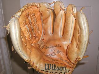 Wilson George Brett A2144 Grip Tite Pocket Baseball Fielder Glove RHT