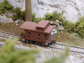 HO Scale Keystone Grassy River Logging Caboose Painted Assembled
