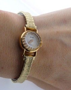  18K Yellow Gold Grandy Swiss Ladies Vintage Watch 17 Jewels