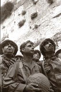 IDF Paratroopers at Jerusalem s Western Wall shortly after its