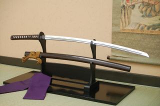 All swords in the Katana collection are NOT RAZOR EDGE . The sword