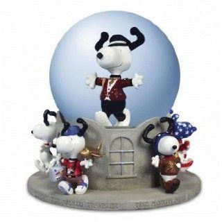 Peanuts on Parade Musical Water Globe Featuring Snoopy