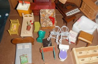 Mixed Lot of Dollhouse Furniture Half Scale and Smaller