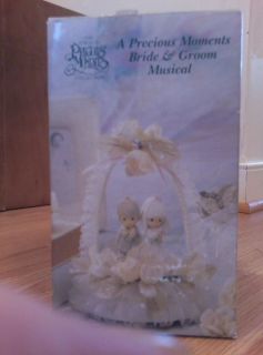Collectible 1990 Precious Moments Bride & Groom Musical Cake Topper