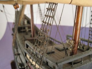  HAND MADE Wood Model Ship HALF MOON Henry Hudson Wooden Dutch Antique