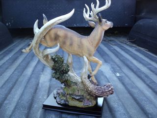Running Whitetail Deer Buck Figurine Hunting Hunt Wildlife BA8777