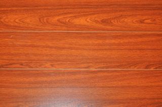  Pad Attached High Gloss Ac3 Beveled Laminate Wood Flooring